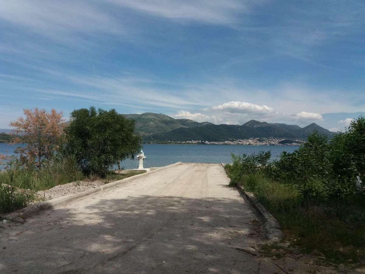 Camping Drepanos Igoumenitsa Bagian luar foto